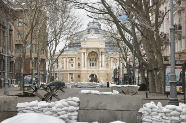 В Одессе вводят длительный комендантский час: выходить нельзя до понедельника В Одессе вводят длительный комендантский час: выходить нельзя до понедельника