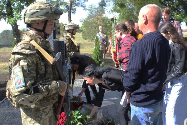 В зенитно-ракетной Одесской бригаде открыли мемориал памяти погибших сослуживцев