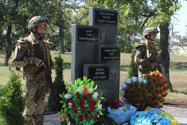 В зенитно-ракетной Одесской бригаде открыли мемориал памяти погибших сослуживцев