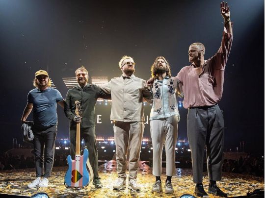 Imagine Dragons у новому кліпі розповіли щемливу історію українського підлітка, який втратив дім через війну