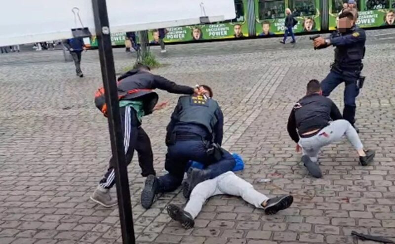 У&nbsp;німецькому Мангеймі терорист напав із&nbsp;ножем на&nbsp;учасників антиісламського руху: є&nbsp;поранені (відео 18+)