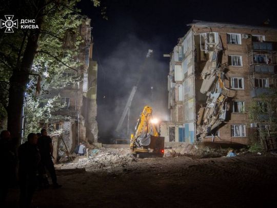 У Києві завершено рятувальні роботи після обстрілу 8 липня: названо точну кількість жертв ракетного удару росіян (фото)