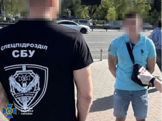 «Торгував» дозволами на землю в Києві: правоохоронці викрили злочинну схему, до якої причетний посадовець КМДА