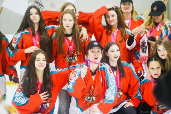 Хокей. Одеська жіноча команда вдруге поспіль стала призером чемпіонату України