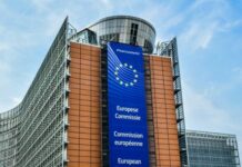 Цифрові дані замість штампу у паспорті: в ЄС назвали дату впровадження нової системи контролю на кордоні