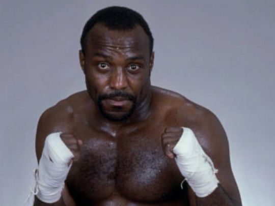 Пішов із&nbsp;життя знаменитий боксер, який став чемпіоном світу у&nbsp;двох дивізіонах після виходу з в'язниці (фото, відео)