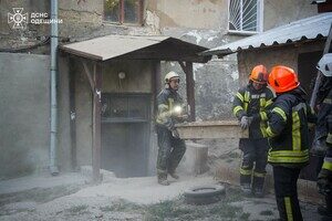 В Одессе обрушился жилой дом: в квартирах заблокировало людей В Одессе обрушился жилой дом: в квартирах заблокировало людей