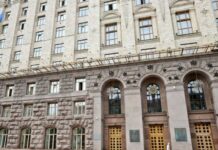 Руйнує довіру до України: Борислав Береза заявив про підготовку владою обшуків та вручення підозр депутатам Київради