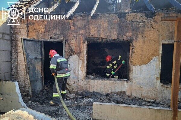 Смертельный пожар в Одесской области: в доме обнаружили тела двух человек Смертельный пожар в Одесской области: в доме обнаружили тела двух человек