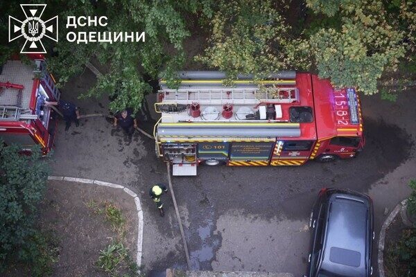 Взрыв в многоэтажке в Одессе: пострадала женщина Взрыв в многоэтажке в Одессе: пострадала женщина