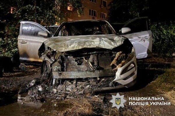В Одессе молодой человек поджег четыре автомобиля: подробности преступления
