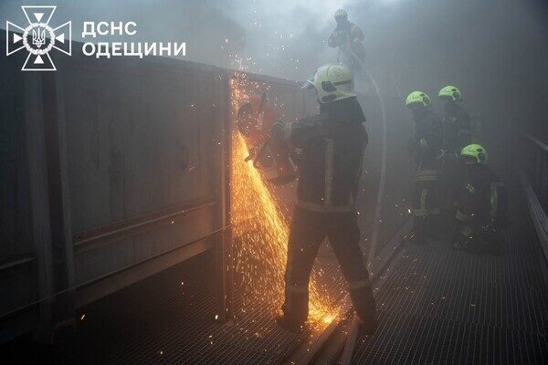 Масштабный пожар в порту Одесской области: загорелась транспортная лента