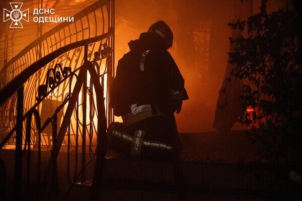 Массированная атака на Одессу и Одесчину: есть повреждения энергообъектов, пострадала женщина Массированная атака на Одессу и Одесчину: есть повреждения энергообъектов, пострадала женщина