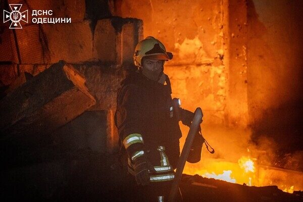 Массированная атака на Одессу и Одесчину: есть повреждения энергообъектов, пострадала женщина Массированная атака на Одессу и Одесчину: есть повреждения энергообъектов, пострадала женщина