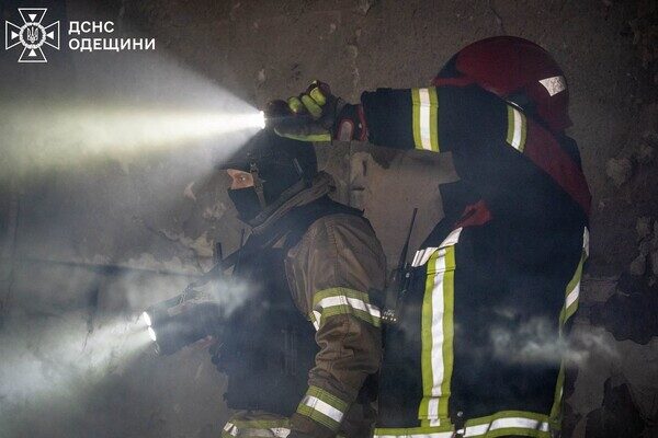 Массированная атака на Одессу и Одесчину: есть повреждения энергообъектов, пострадала женщина Массированная атака на Одессу и Одесчину: есть повреждения энергообъектов, пострадала женщина