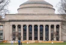 MIT отверг условия Трампа о федеральном финансировании