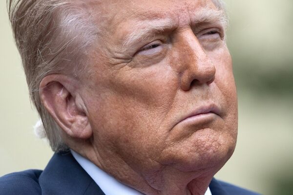 Трамп допускает возможность баллотироваться на третий срок