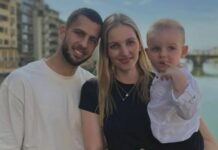 Відома тенісистка народила футболісту збірної другого сина (фото)