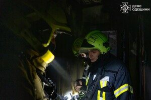 Пожар в многоэтажке в Одессе: огонь охватил одну из квартир