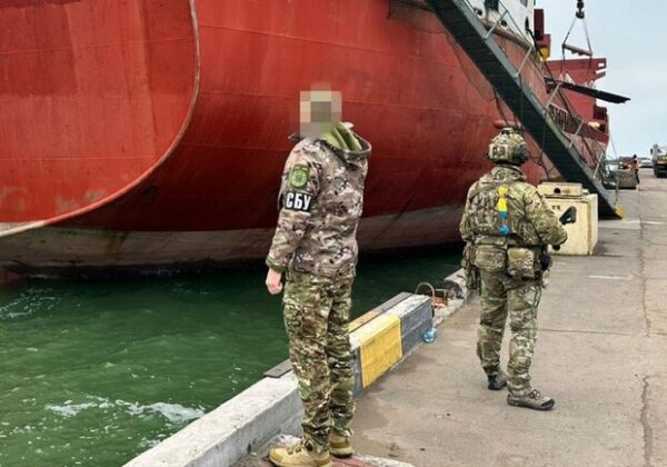 Вывозило зерно из Крыма: в Одессе арестовали судно 'теневого' флота РФ