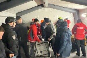 В Одессе БпЛА попали в многоэтажки: среди пострадавших дети, в том числе младенец