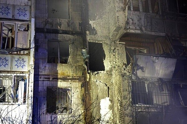 В Одессе БпЛА попали в многоэтажки: среди пострадавших дети, в том числе младенец