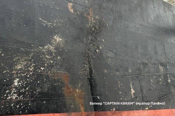 РФ нанесла дроновые удары по портам и судну в Одесской области: подробности утреннего обстрела (обновлено)