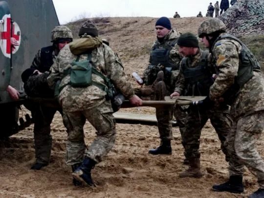Евакуація під прицілом: чому через дрони «золота година» для поранених стала недосяжною розкішшю