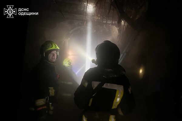 В центре Одессы горела квартира: пострадала женщина, среди спасенных ребенок