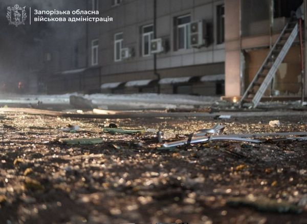 росія знову б&rsquo;є по&nbsp;цивільних: лікарня, ліцей і&nbsp;будинки під ударами дронів (фото, відео)