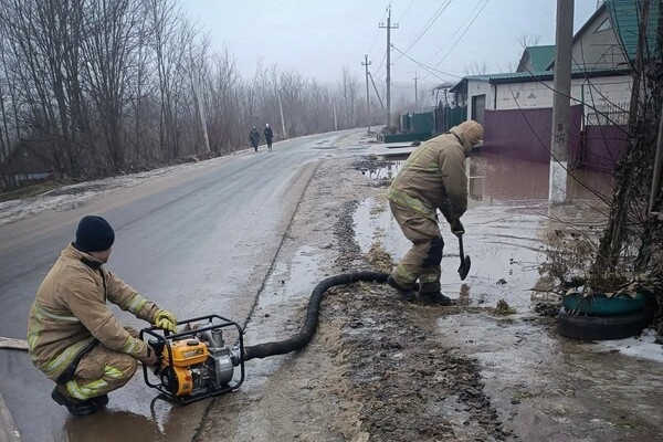 В Одесской области подтопило частные дома: подробности от спасателей
