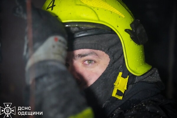Дроновый удар по дому в Одессе: под завалами обнаружили тело женщины