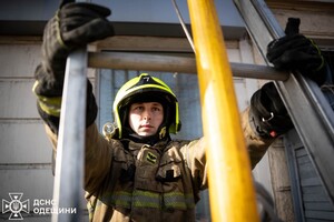 В центре Одессы горел жилой дом: последствия возгорания В центре Одессы горел жилой дом: последствия возгорания