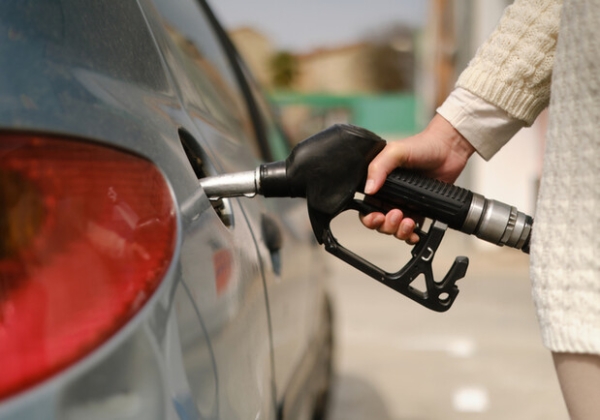 Цены на АЗС резко выросли: 100-й бензин уже по 85 грн за литр