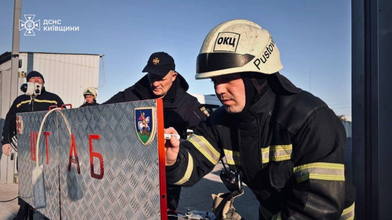 Дим від потужної пожежі під Києвом накрив столицю: містянам не&nbsp;рекомендують відчиняти вікна (фото)