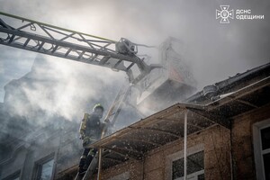 В центре Одессы горел жилой дом: последствия возгорания В центре Одессы горел жилой дом: последствия возгорания