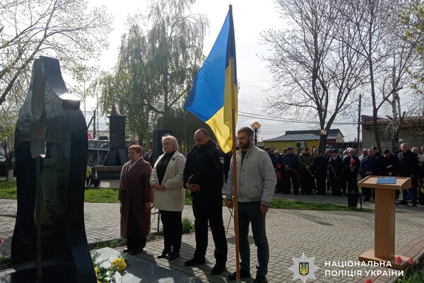 Годовщина аварии на Чернобыльской АЭС: полицейские Одесчины почтили память ликвидаторов