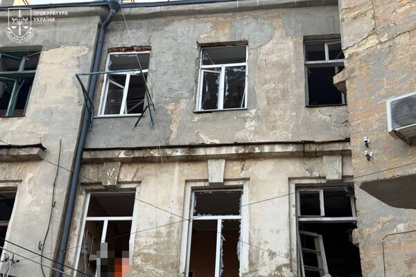 Россияне ударили по жилым домам в Одессе: есть жертвы и более полутора десятка пострадавших (обновлено) Россияне ударили по жилым домам в Одессе: есть жертвы и более полутора десятка пострадавших (обновлено)