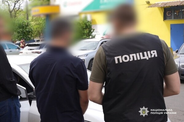 Торговля бронированием: в Одессе задержали военнослужащего Торговля бронированием: в Одессе задержали военнослужащего