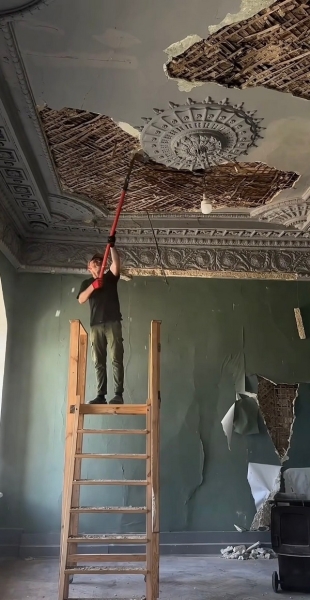 &laquo;Ми&nbsp;боялися цього&raquo;: історичні будівлі у&nbsp;Києві зазнали пошкоджень через атаку росії (фото)