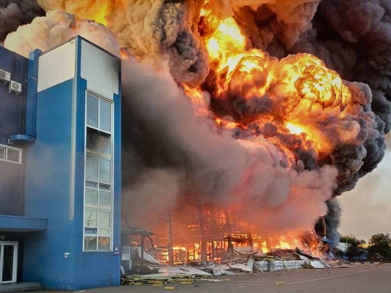 Одна з&nbsp;наймасованіших атак по&nbsp;Києву і&nbsp;області: ТРЦ згоріли вщент, будинки зруйновані, метро пошкоджене, кількість жертв постійно зростає (фото, відео)