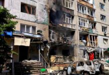 Росіяни завдали удару по Павлограду: дрон вразив багатоповерхівку